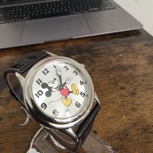 FOSSIL Vintage CLASSIC Mickey Mouse Watch with Black Leather Strap